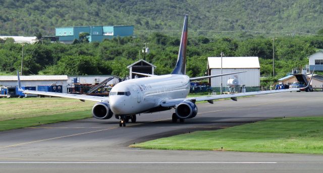 Boeing 737-800 (N3736C)