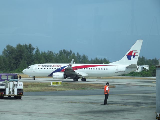 Boeing 737-800 (9M-MLR)