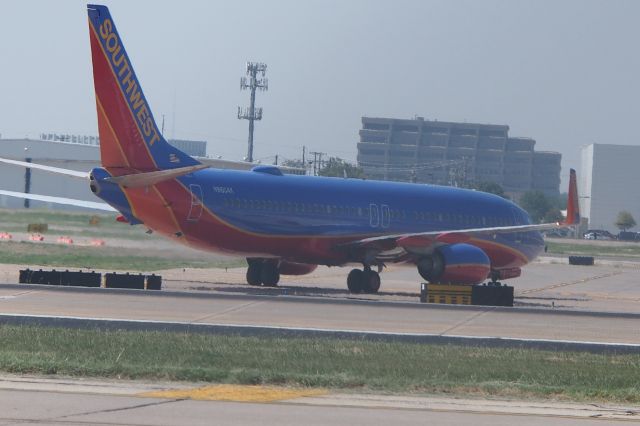 Boeing 737-700 (N8604K)