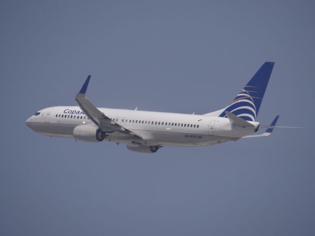 Boeing 737-800 (HP-1827CMP)