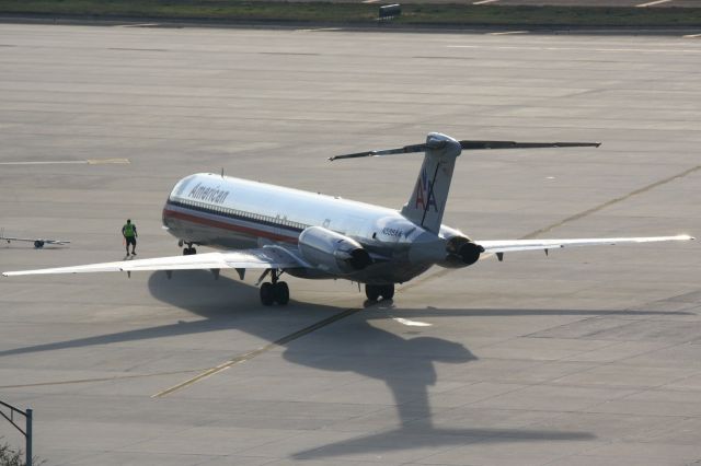 McDonnell Douglas MD-82 (N586AA) - American Flight 1667 (N586AA) prepares for flight at Tampa International Airport prior to a flight to Dallas/Fort Worth International Airport