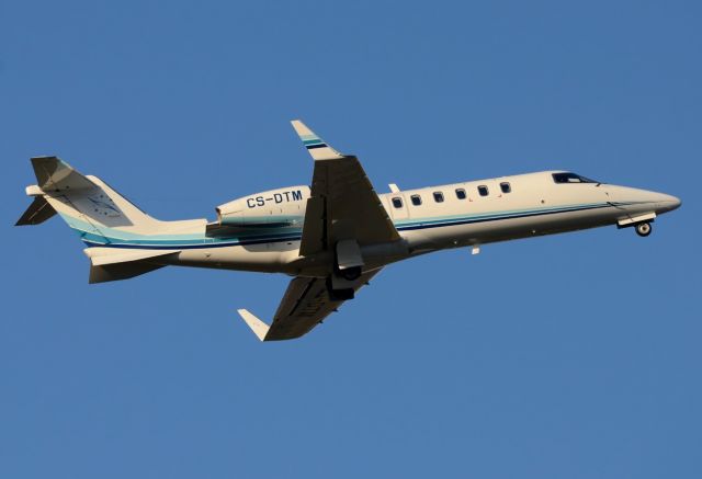 Learjet 45 (CS-DTM) - 11/12/2012br /take-off 09 for EGWU