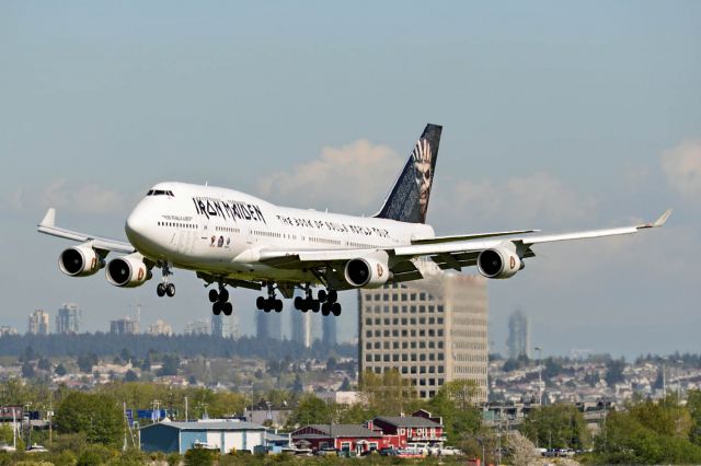 Boeing 747-400 (TF-AAK)