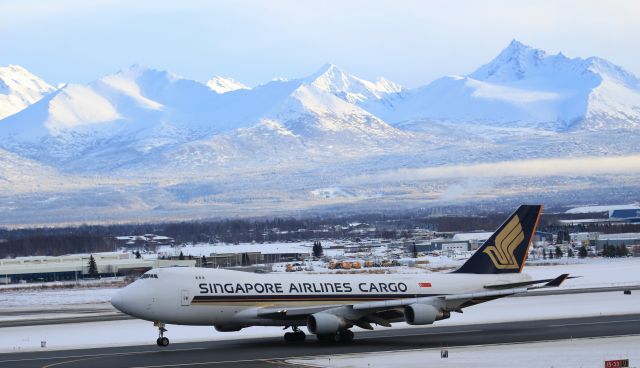 Boeing 747-400 (9V-SFO)