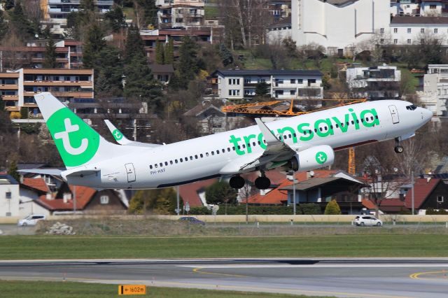 Boeing 737-800 (PH-HXF)