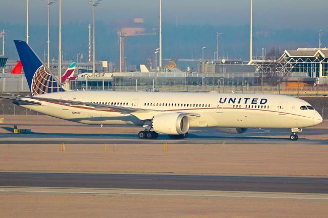 Boeing 787-9 Dreamliner (N26967)