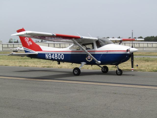 Cessna Skylane (N94800) - Taxiing to ramp