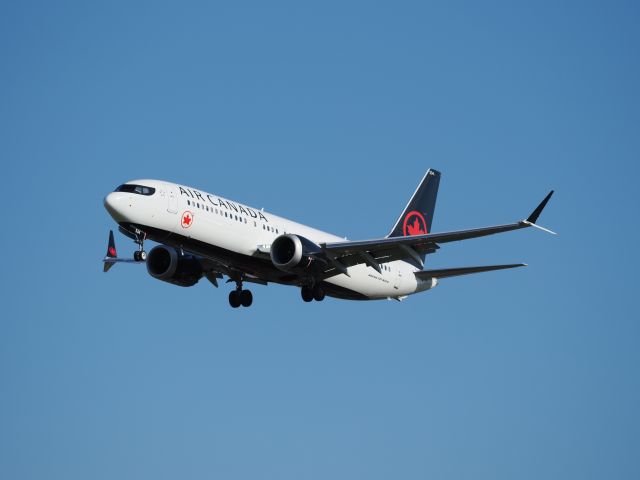 Boeing 737 MAX 8 (C-GEPB) - Out spotting.