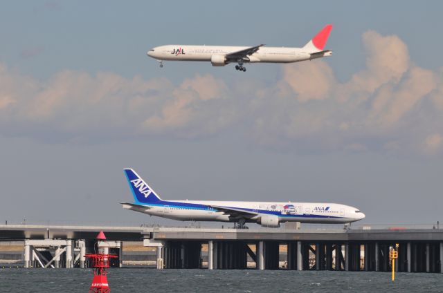 BOEING 777-300 (JA755A) - 2011/1/16