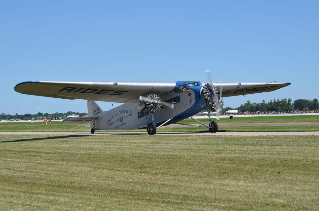 Ford Tri-Motor (NC8407) - EAA 2011, EAA Ford Trimotor giving rides.
