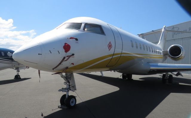 Bombardier Global 5000 (B-LRH)