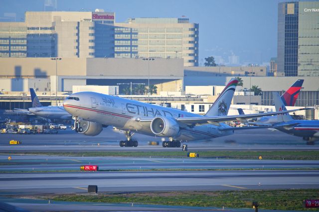 Boeing 777-200 (A6-LRE)