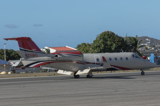 Learjet 60 (N211BD)