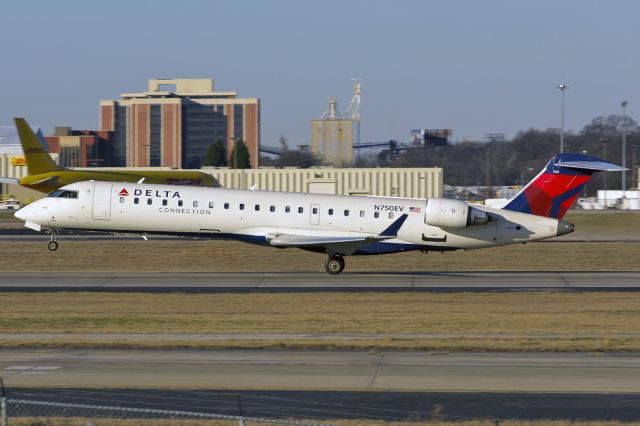 Canadair Regional Jet CRJ-700 (N750EV)