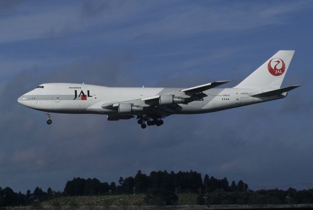 Boeing 747-200 (JA8193) - Short Final at Narita Intl Airport Rwy16R on 1998/09/20