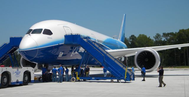 Boeing 787-8 (N787BA)