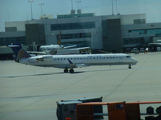 Embraer ERJ-145 (N706SK)