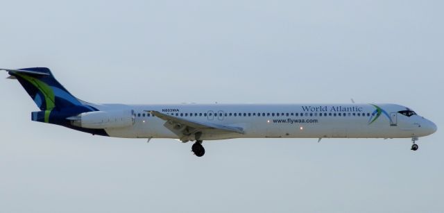 McDonnell Douglas MD-82 (N803WA)