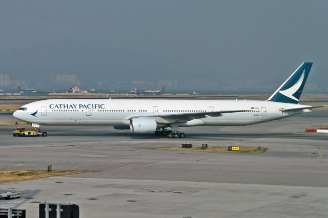 BOEING 777-300 (B-HNV)
