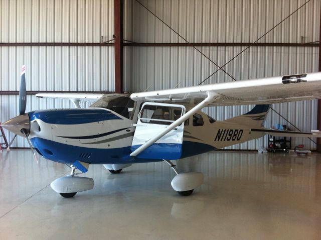 Cessna 206 Stationair (N1198Q) - Great looking T206U in the Van Bortel hangar. Arlington, TX