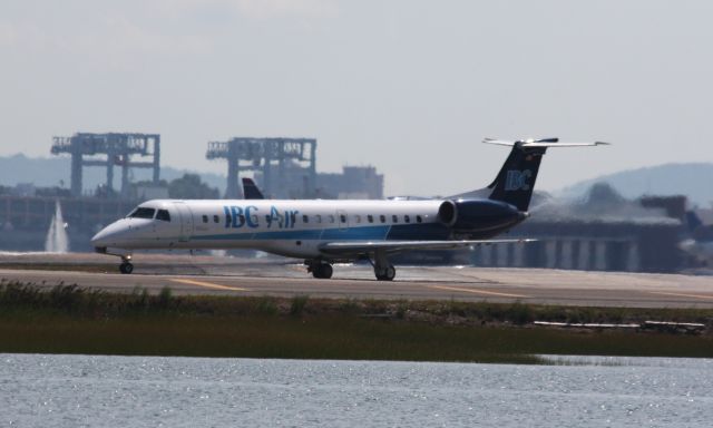 Embraer ERJ-145 (N241BC)