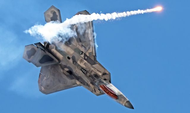 Lockheed F-22 Raptor (02-4040) - Yuma Airshow 2024