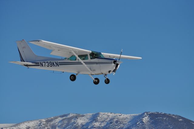 Cessna Skyhawk (N739KN)