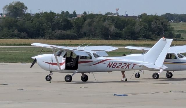 Cessna Skyhawk (N822KT)