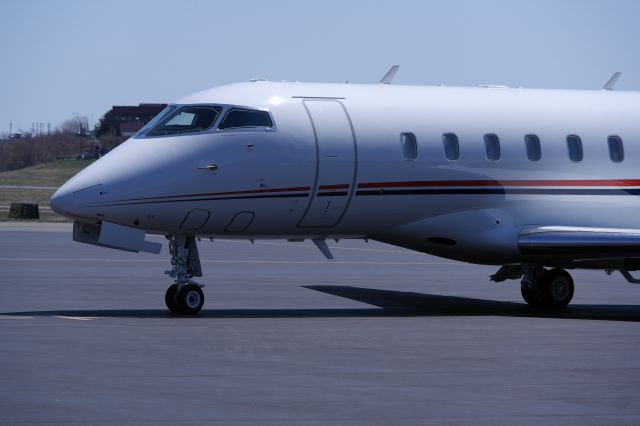 Bombardier Challenger 300 (N510AF)