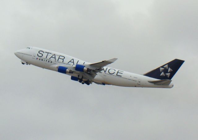 Boeing 747-400 (N121UA)
