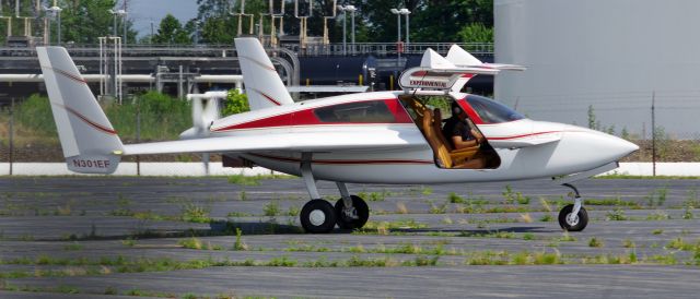 VELOCITY Velocity (N301EF) - LINDEN AIRPORT-LINDEN, NEW JERSEY, USA-JULY 07, 2023: Seen by RF taxiing at approximately 1500 hours, shortly after landing on a short flight from Solberg Airport in New Jersey, was this single engine Velocity SE.