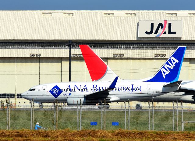 Boeing 737-700 (JA13AN)