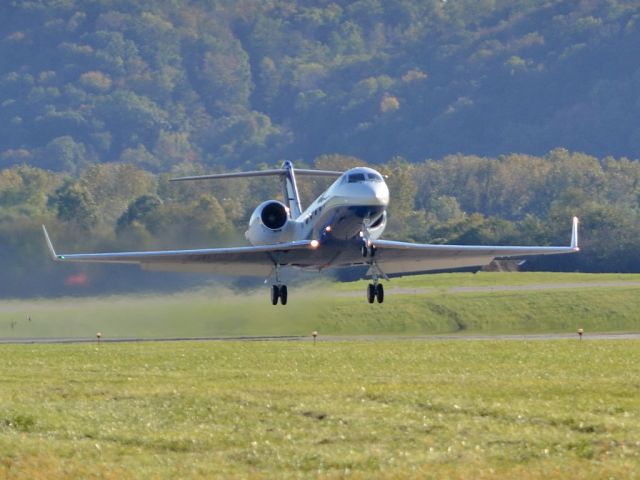 Gulfstream Aerospace Gulfstream IV (N1PG) - Gulfstream V - N1PG - Jumps off of 3R at KLUK.