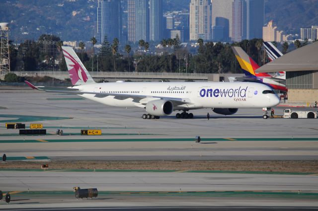 Airbus A350-1000 (A7-ANE)