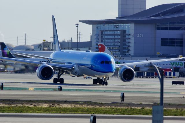 BOEING 787-10 Dreamliner (PH-BKD)