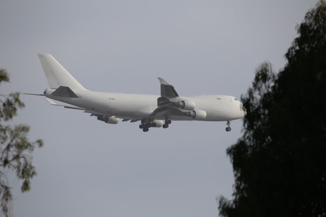 Boeing 747-400 (N713CK)