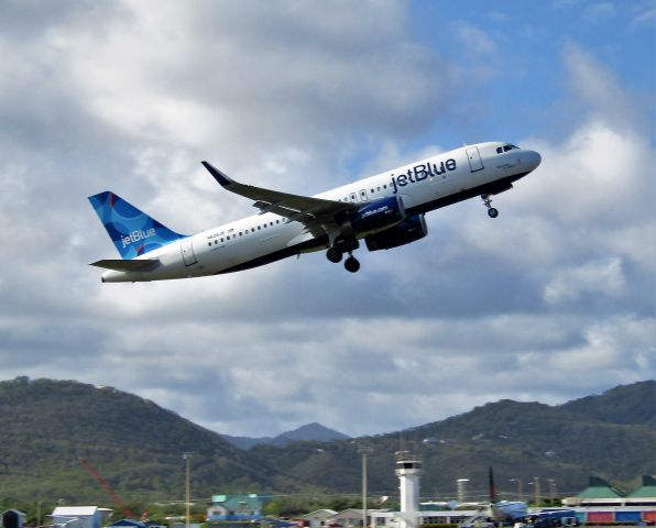 Airbus A320 (N828JB)