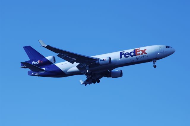Boeing MD-11 (N619FD) - Final Approach to NRT Airport Runway 34L on 2011/12/12