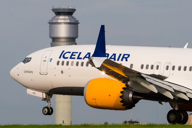 Boeing 737 MAX 8 (TF-ICY) - Inaugural service to CLE