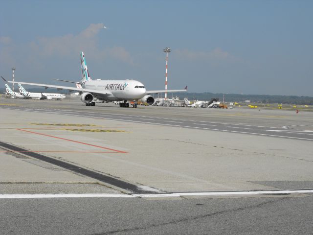 Airbus A330-200 (EI-GGN)
