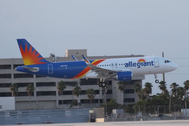 Airbus A320 (N257NV) - Brand new airplane flying in directly from Mobile, Alabama on the evening of the 19th of July, 2018. 