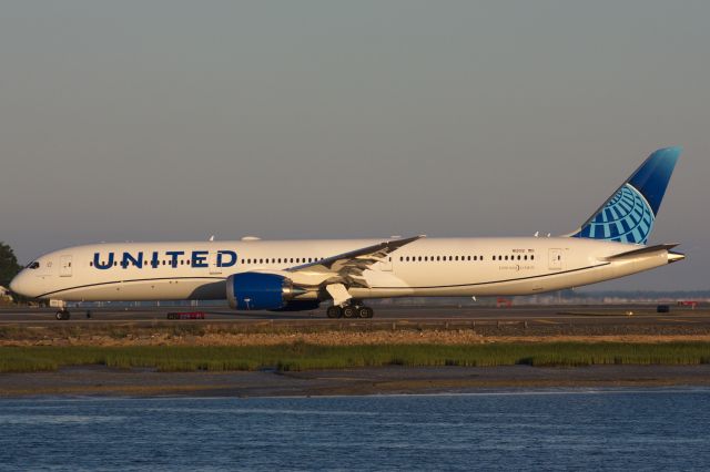 BOEING 787-10 Dreamliner (N12012) - 1 of 2 United B787-10's that diverted to BOS from EWR due to thunderstorms on 7/6/20. 