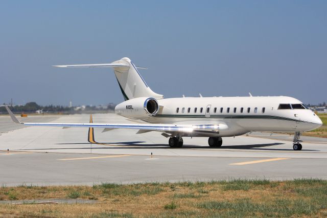 Bombardier Global Express (N10SL)
