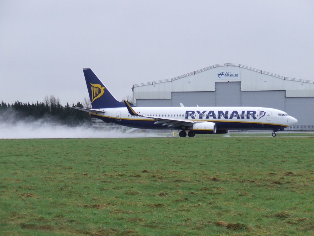 Boeing 737-800 (EI-DAR)