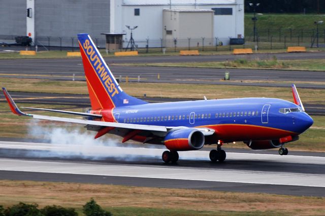 Boeing 737-700 (N774SW)