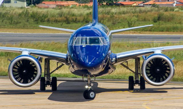 EMBRAER ERJ-190-400 (PR-PJN)