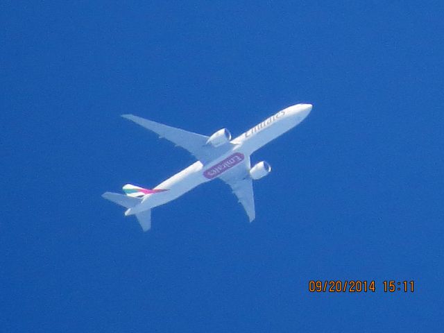 BOEING 777-300ER (A6-EGA) - Emirates flight 211 from Dubai to Houston over Baxter Springs Kansas (78KS) at 39,000 feet.