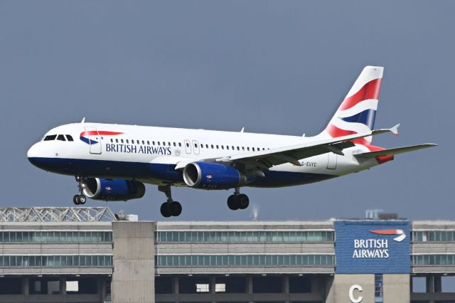 Airbus A320 (G-EUYC)