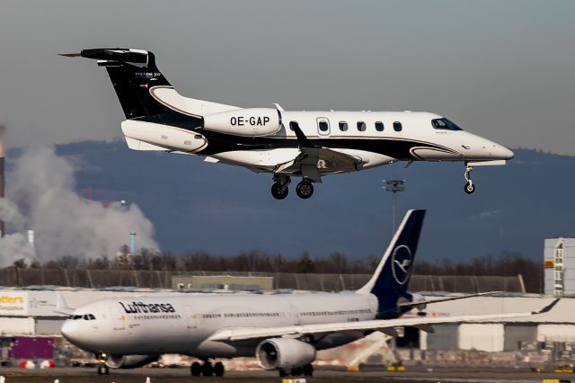 Embraer Phenom 300 (OE-GAP)