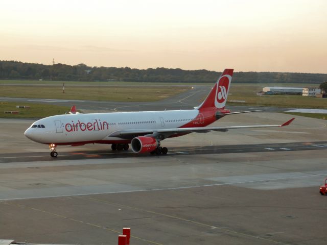 Airbus A330-200 (D-ABXC)